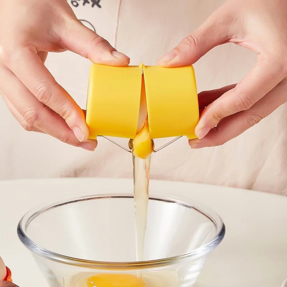 Stainless Steel Egg Opener, Easy Egg Cracker for Raw Eggs, Egg Shell Breaker Tool, Quick Egg Opening Gadget for Kitchen, Cooking & Baking
